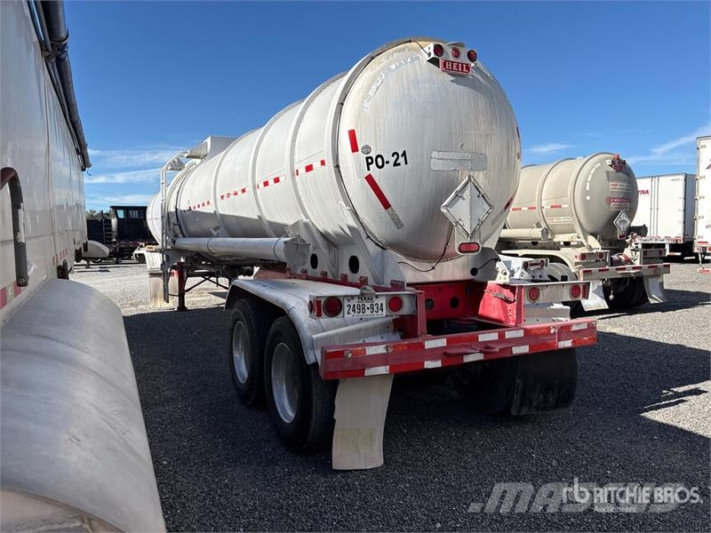 Heil 8400 gal T/A Tanker Trailer Tanksläp