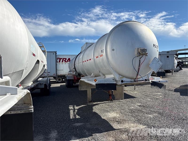 Heil 8400 gal T/A Tanker Trailer Tanksläp