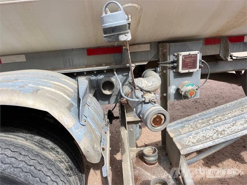 Heil 9350 gal T/A Tanker Trailer Przyczepy cysterny