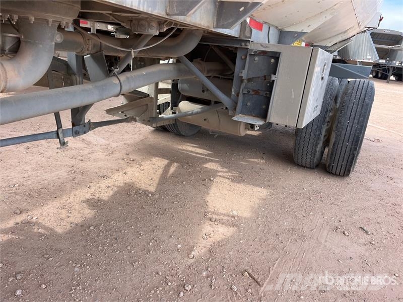 Heil 9350 gal T/A Tanker Trailer Przyczepy cysterny