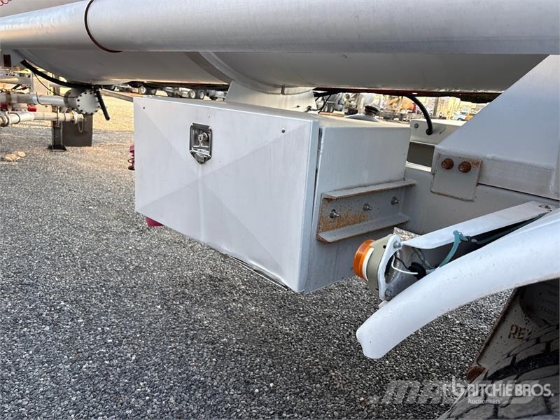 Heil MC407 8400 gal T/A Tanker Trailer Tankerler