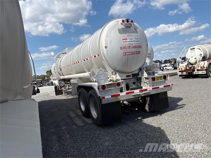 Heil MC407 8400 gal T/A Tanker Trailer Tanker trailers
