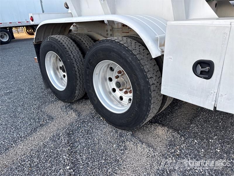 Heil MC407 8400 gal T/A Tanker Trailer Tankerler