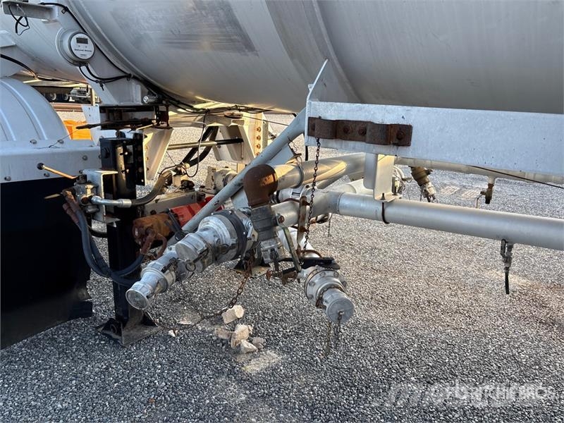 Heil MC407 8400 gal T/A Tanker Trailer Tankerler