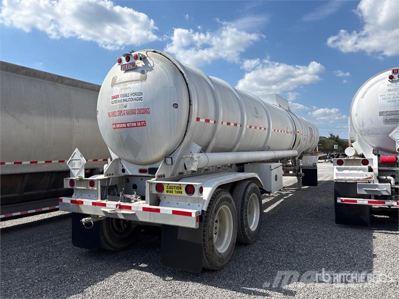 Heil MC407 8400 gal T/A Tanker Trailer Tanker trailers