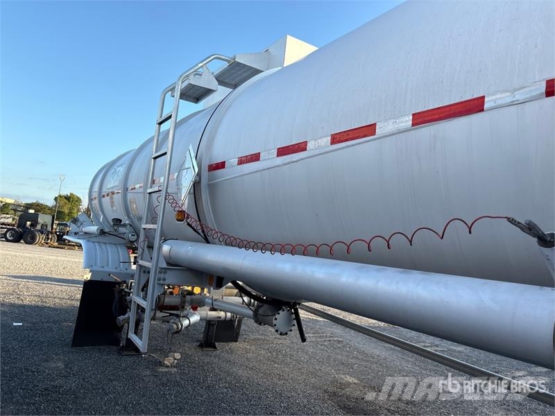 Heil MC407 8400 gal T/A Tanker Trailer Tankerler
