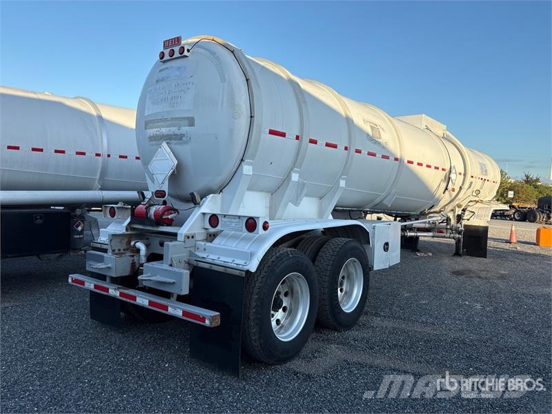 Heil MC407 8400 gal T/A Tanker Trailer Tankerler