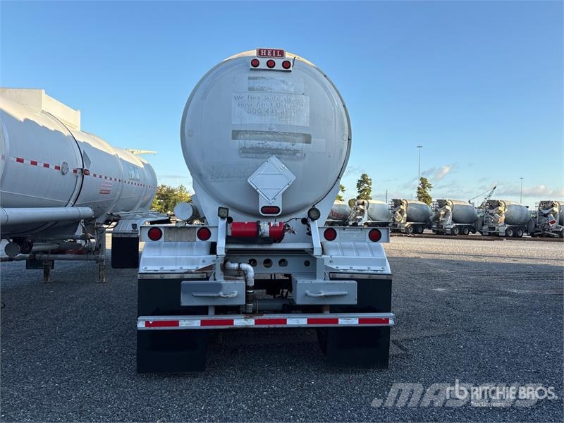 Heil MC407 8400 gal T/A Tanker Trailer Tankerler