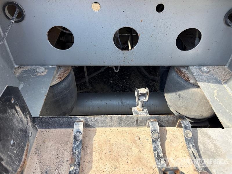 Heil MC407 8400 gal T/A Tanker Trailer Tanker trailers