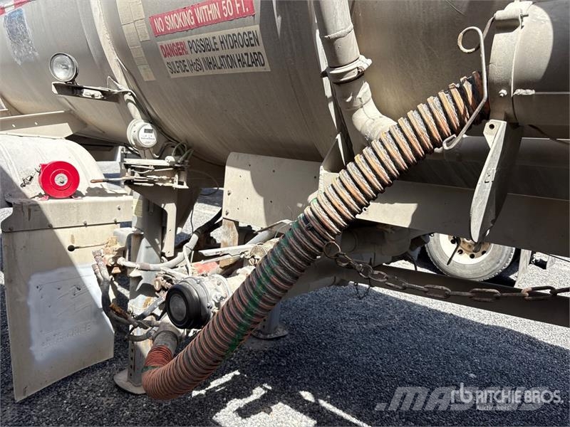 Heil MC407 8400 gal T/A Tanker Trailer Prikolice za cisterne