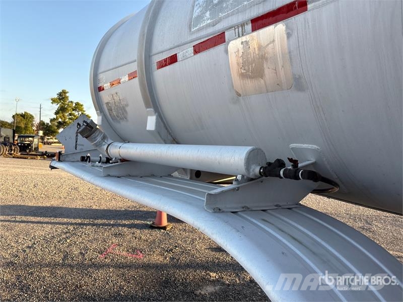 Heil MC407 8400 gal T/A Tanker Trailer Tankerler