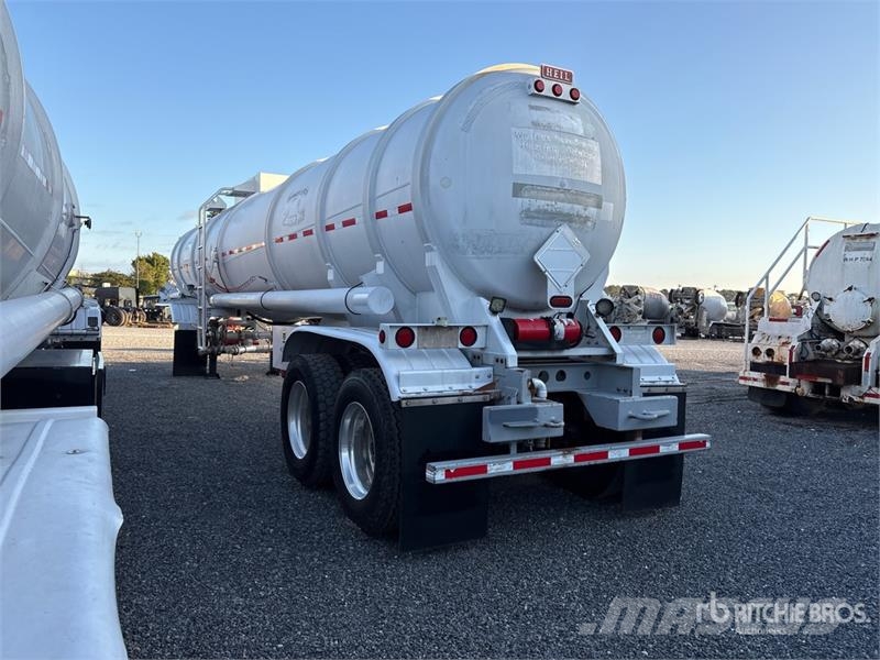 Heil MC407 8400 gal T/A Tanker Trailer Tankerler