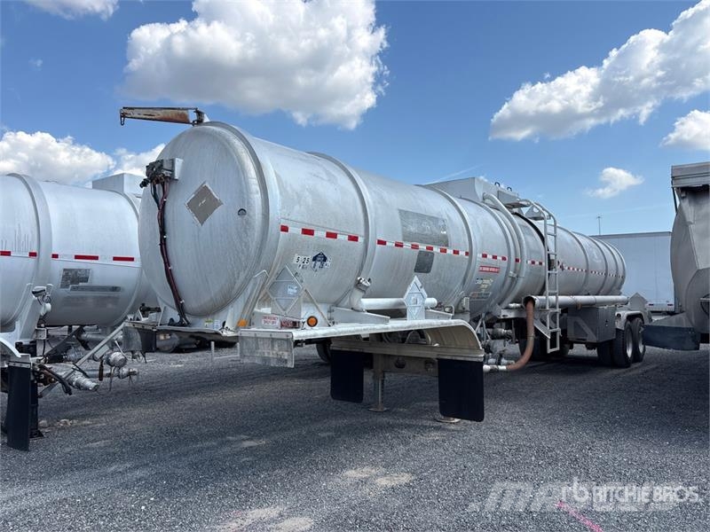 Heil MC407 8400 gal T/A Tanker Trailer Tanker trailers