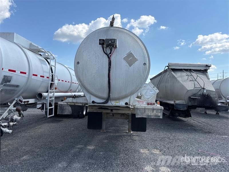 Heil MC407 8400 gal T/A Tanker Trailer Tanker trailers