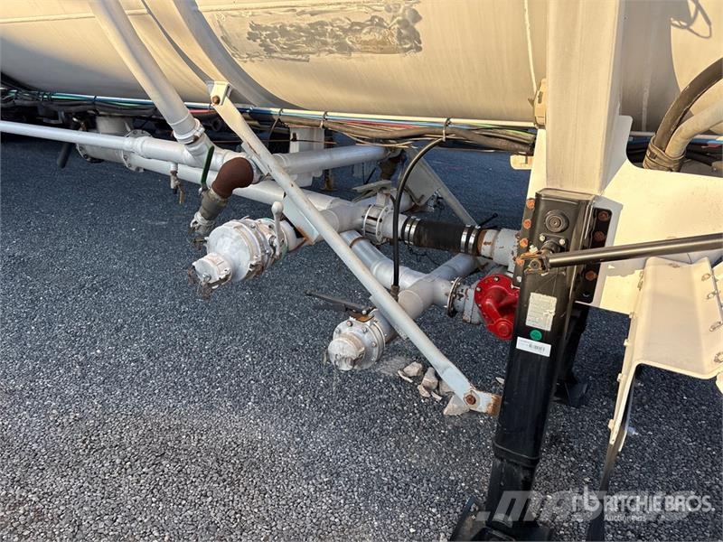 Heil MC407 8400 gal T/A Tanker Trailer Tankerler