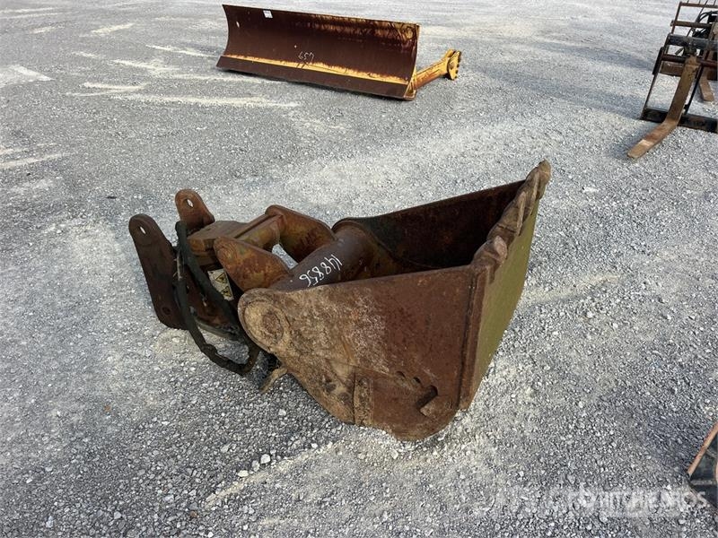 Helac 24 in Digging Bucket バケット