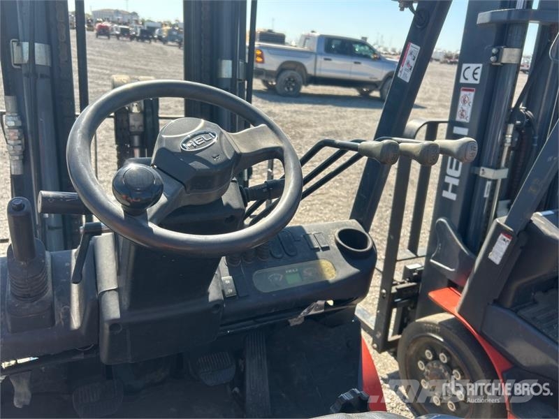 Heli CPCD35-KU20H 6085 lb Pneumatic Tire Forklift 堆高機(叉車)-其他