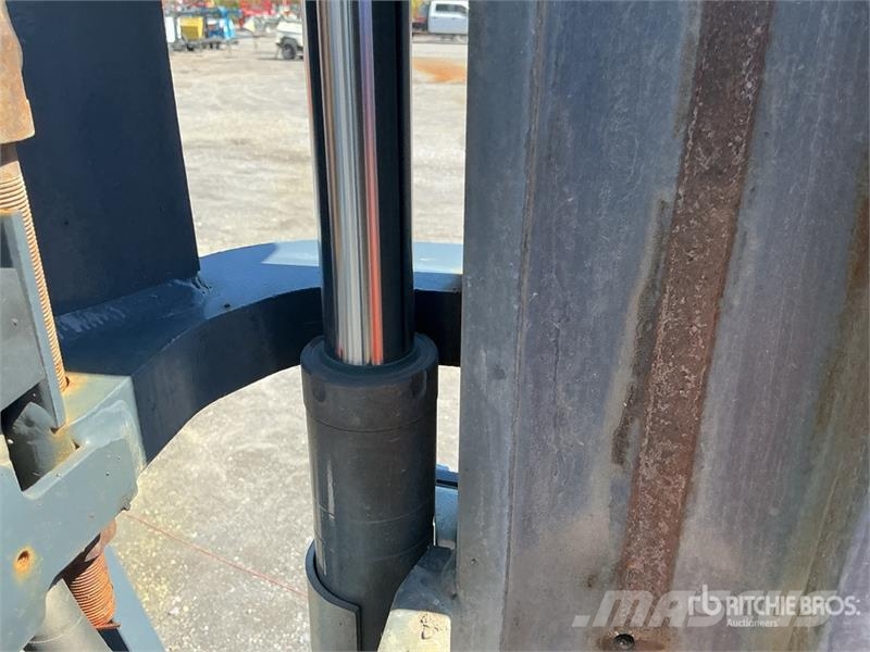 Heli CPYD25C-M1H 4520 lb Cushion Tire Forklift شاحنات ذات رافعات شوكية - أخرى