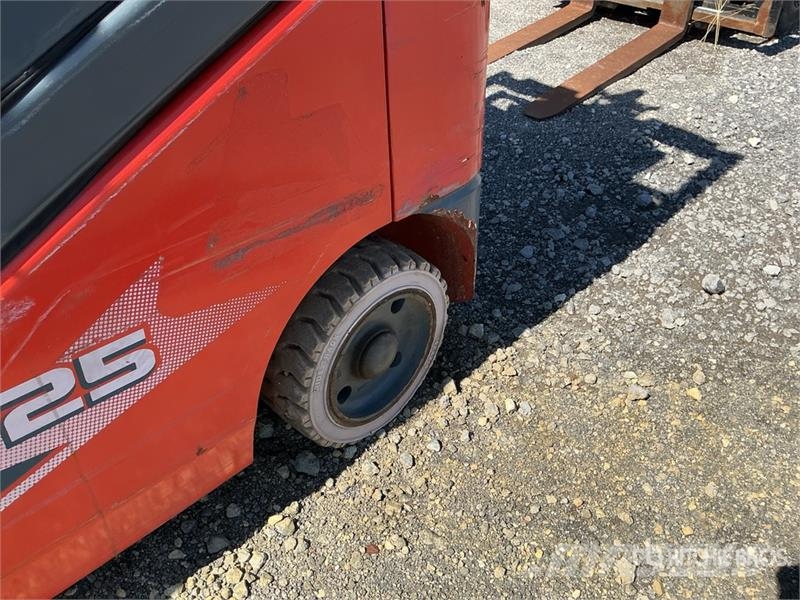Heli CPYD25C-M1H 4520 lb Cushion Tire Forklift شاحنات ذات رافعات شوكية - أخرى