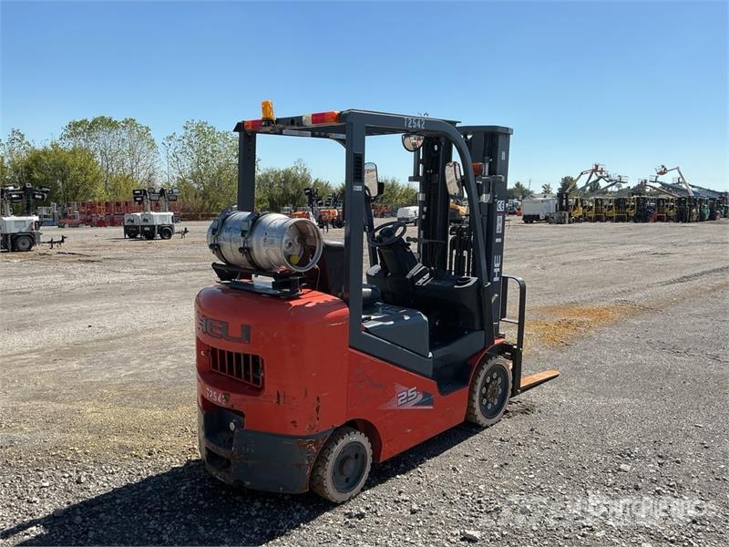 Heli CPYD25C-M1H 4520 lb Cushion Tire Forklift شاحنات ذات رافعات شوكية - أخرى