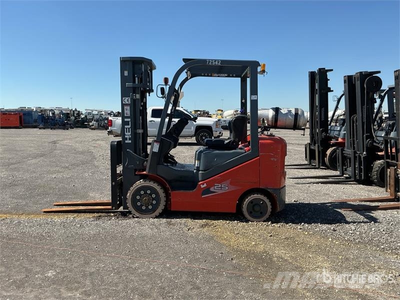 Heli CPYD25C-M1H 4520 lb Cushion Tire Forklift شاحنات ذات رافعات شوكية - أخرى
