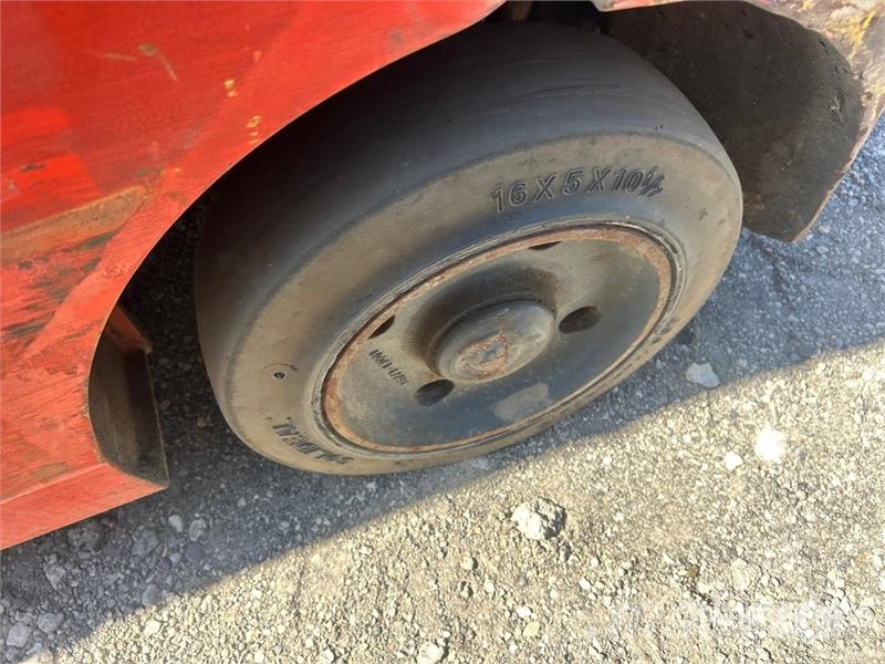 Heli CPYD25C-M1H 4520 lb Cushion Tire Forklift 堆高機(叉車)-其他