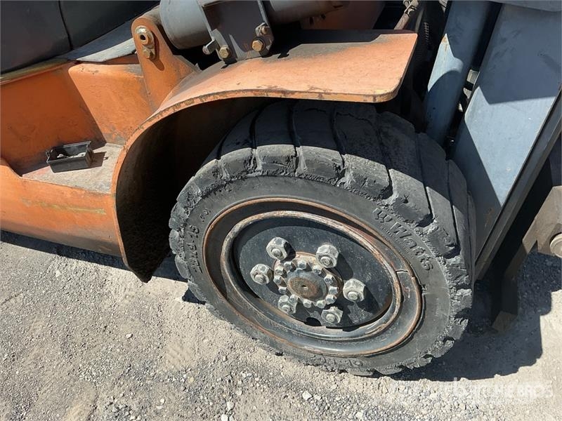 Heli CPYD35-TY 6000 lb Pneumatic Tire Forklift شاحنات ذات رافعات شوكية - أخرى