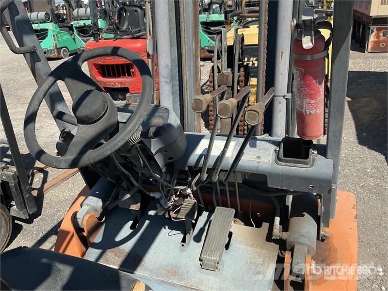 Heli CPYD35-TY 6000 lb Pneumatic Tire Forklift شاحنات ذات رافعات شوكية - أخرى