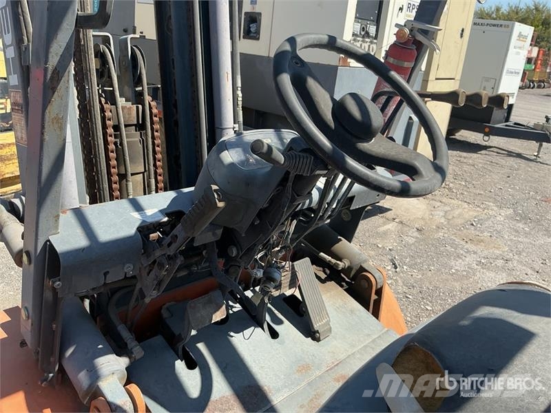 Heli CPYD35-TY 6000 lb Pneumatic Tire Forklift شاحنات ذات رافعات شوكية - أخرى