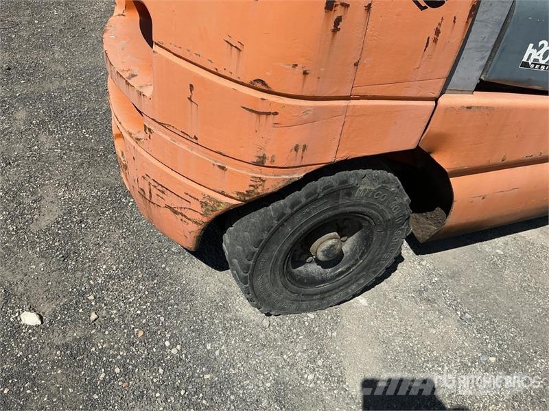 Heli CPYD35-TY 6000 lb Pneumatic Tire Forklift شاحنات ذات رافعات شوكية - أخرى