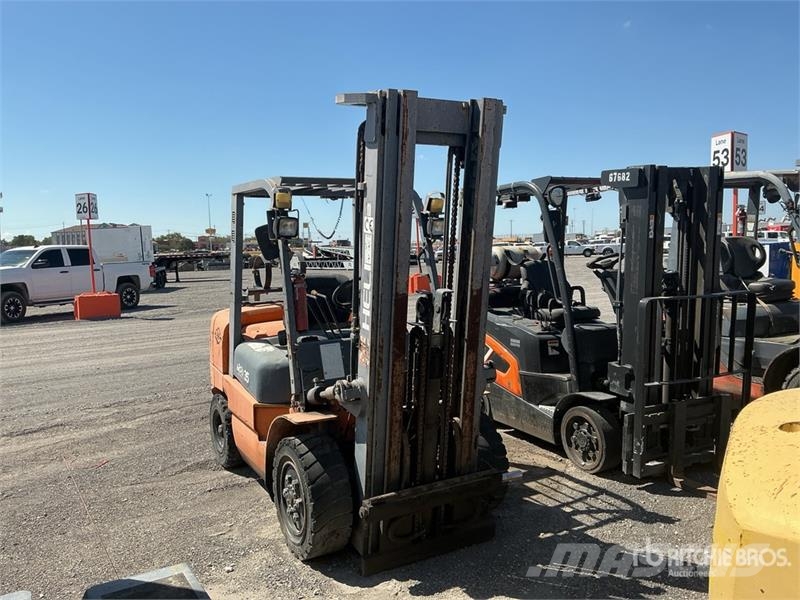 Heli CPYD35-TY 6000 lb Pneumatic Tire Forklift شاحنات ذات رافعات شوكية - أخرى