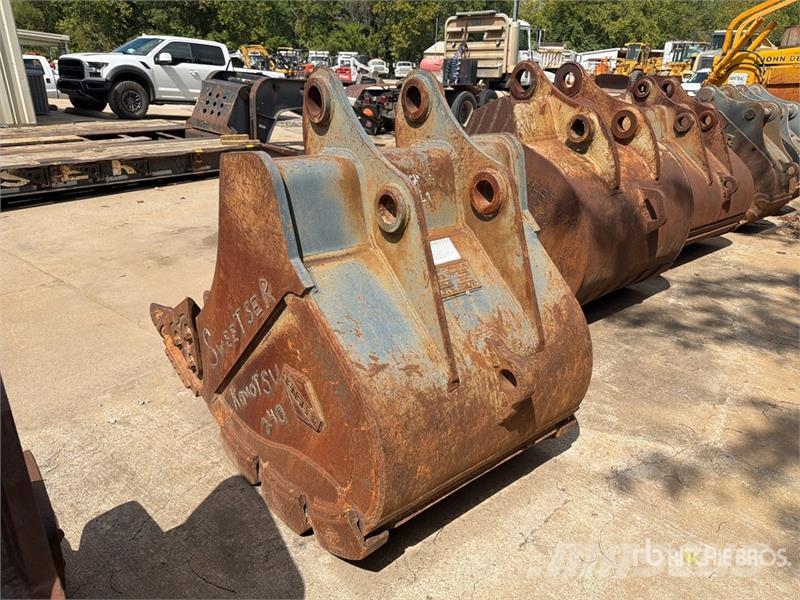 Hensley 43 in Digging Excavator Bucket - Fits Komatsu PC22 Baldes