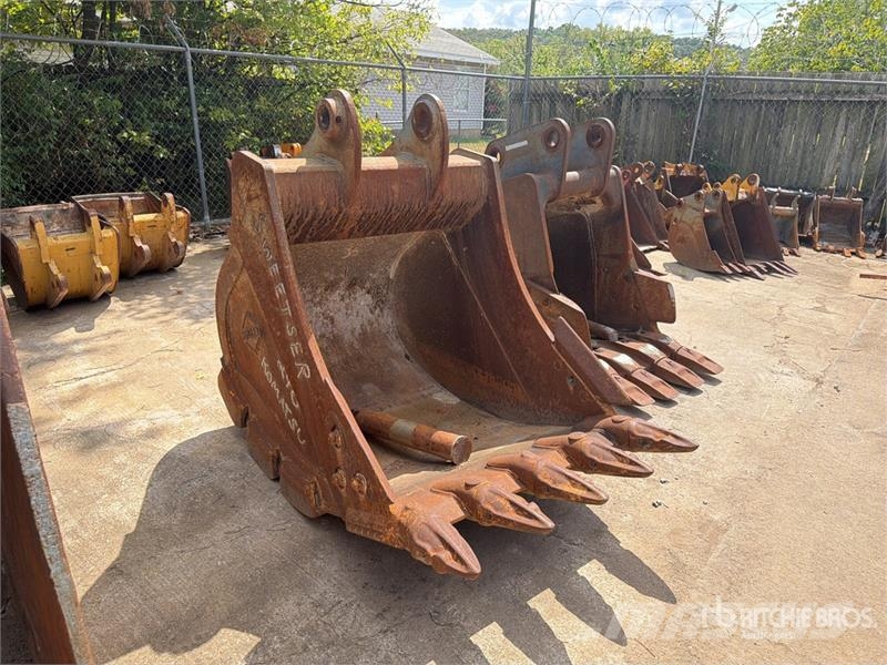 Hensley 43 in Digging Excavator Bucket - Fits Komatsu PC22 Baldes