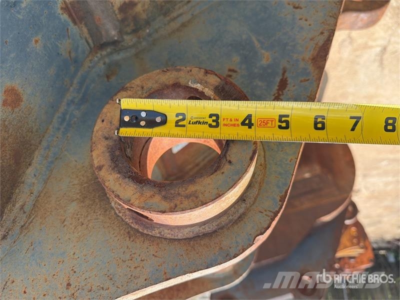 Hensley 43 in Digging Excavator Bucket - Fits Komatsu PC22 Baldes