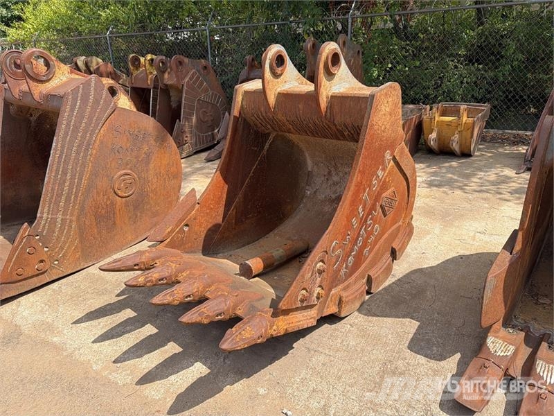 Hensley 43 in Digging Excavator Bucket - Fits Komatsu PC22 Baldes
