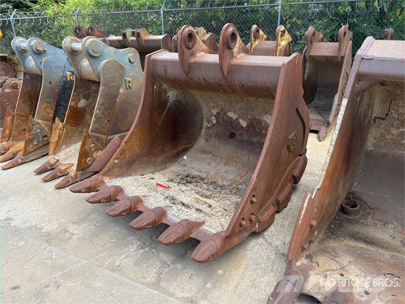 Hensley 56 in Digging Excavator Bucket - Fits Komatsu PC22 Pistoane