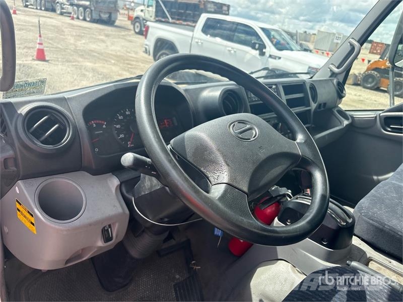 Hino 155 4x2 Glass Transportation Truck Други