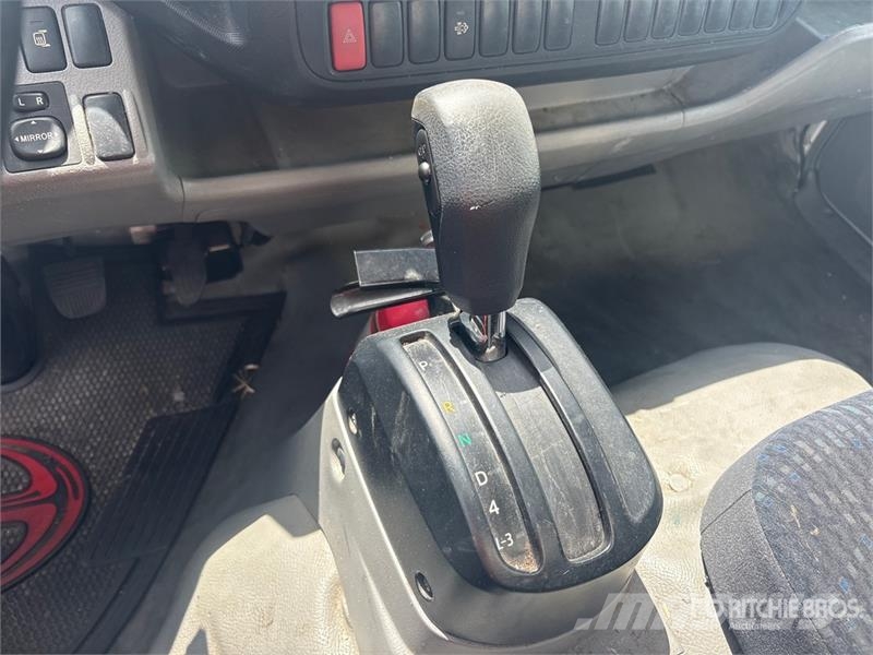 Hino 155 4x2 Glass Transportation Truck Други