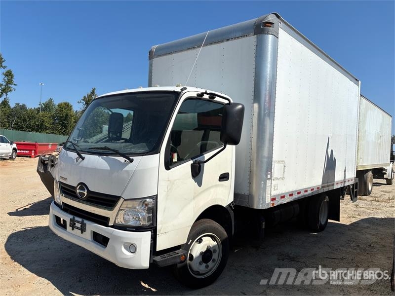 Hino 195 Caminhões baú