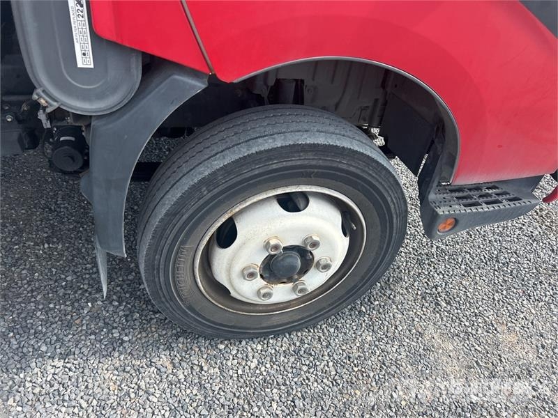 Hino 195 厢式货车