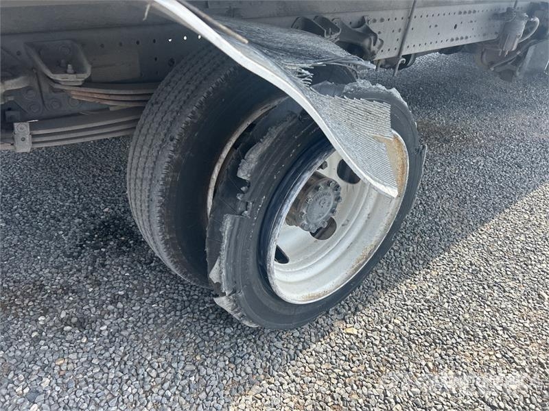 Hino 195 厢式货车