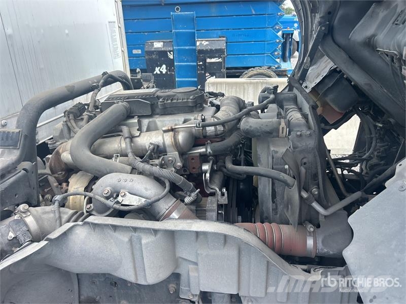 Hino 195 厢式货车