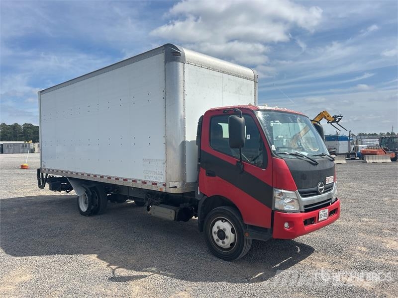 Hino 195 厢式货车