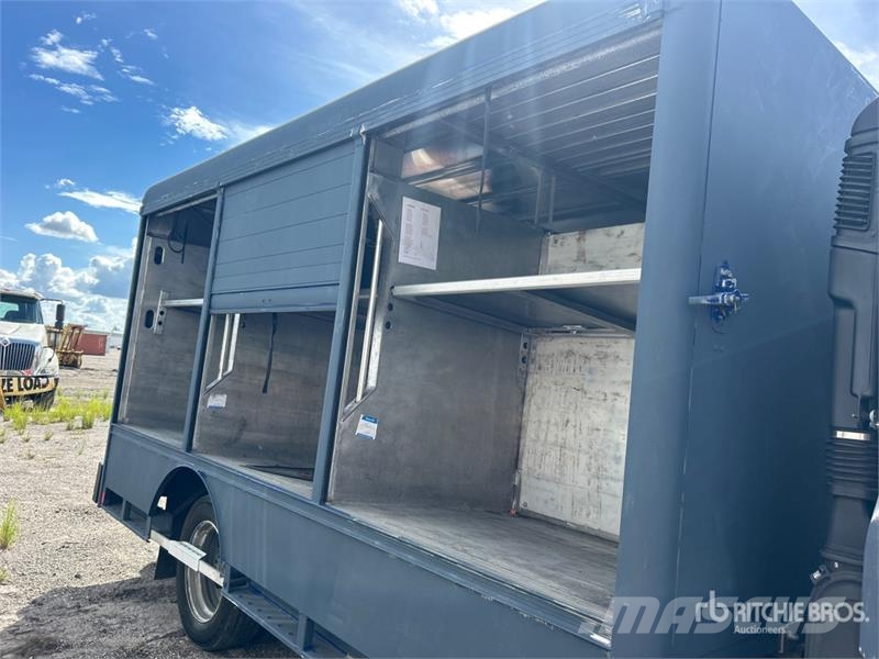 Hino 195 4x2 6 Bay Beverage Truck 飲料運輸卡車