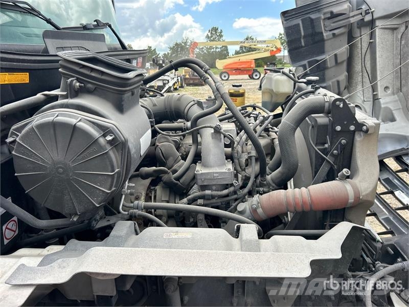 Hino 268 Tovornjaki zabojniki