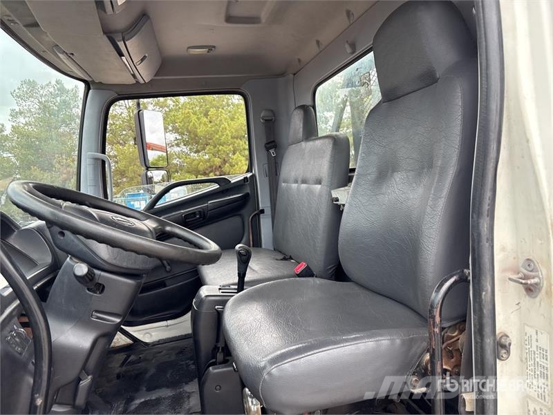 Hino 268 Camions et véhicules municipaux