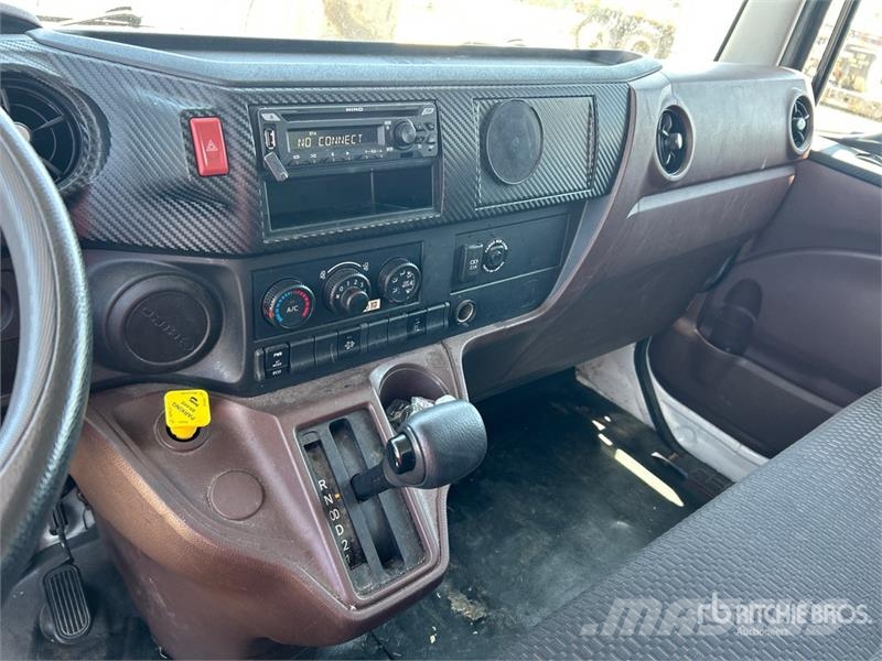 Hino 268 Camion Fourgon