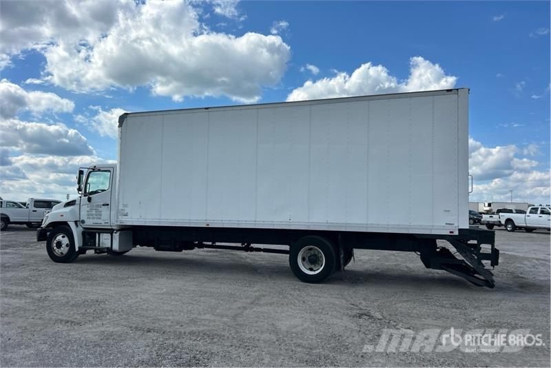Hino 268 Camiones caja cerrada