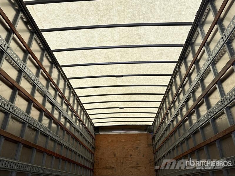 Hino 268 Camiones caja cerrada