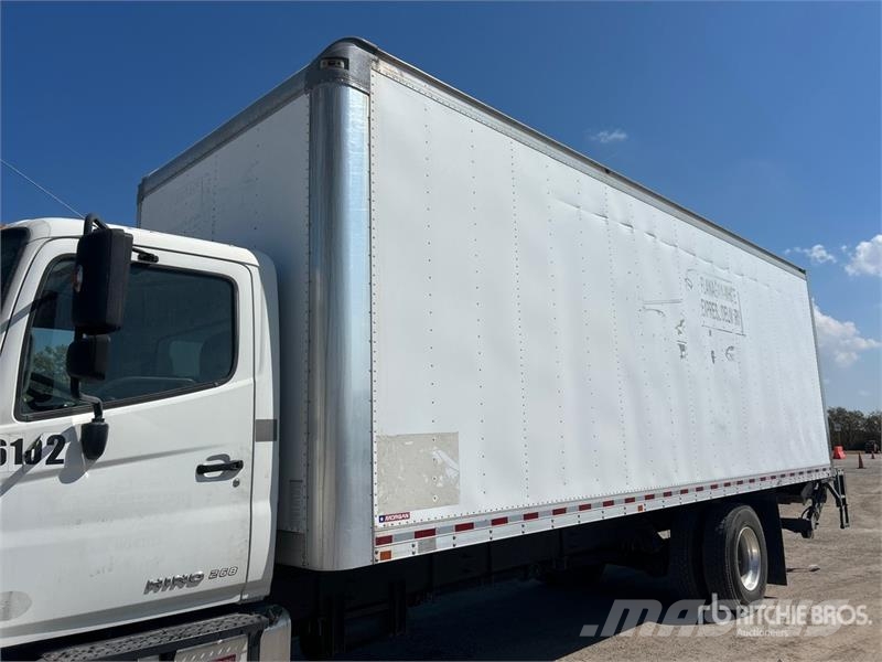 Hino 268 Camiones caja cerrada